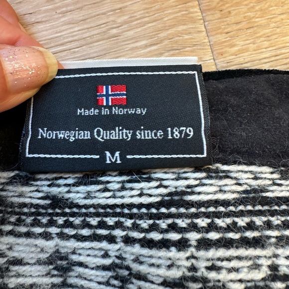 STUNNING Dale of Norway full zip womens sweater/ jacket SzM NWOT price firm! - Picture 5 of 14